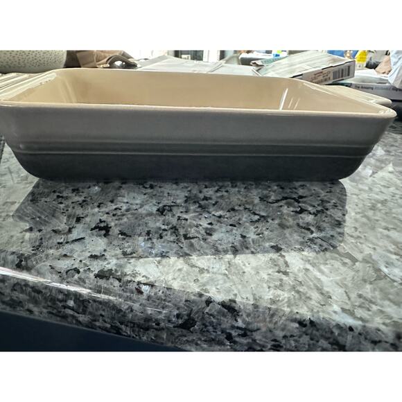 Le Creuset Classic GRADIENT FLINT Stoneware 7” x 5” Rectangular Baking Dish - Picture 4 of 6